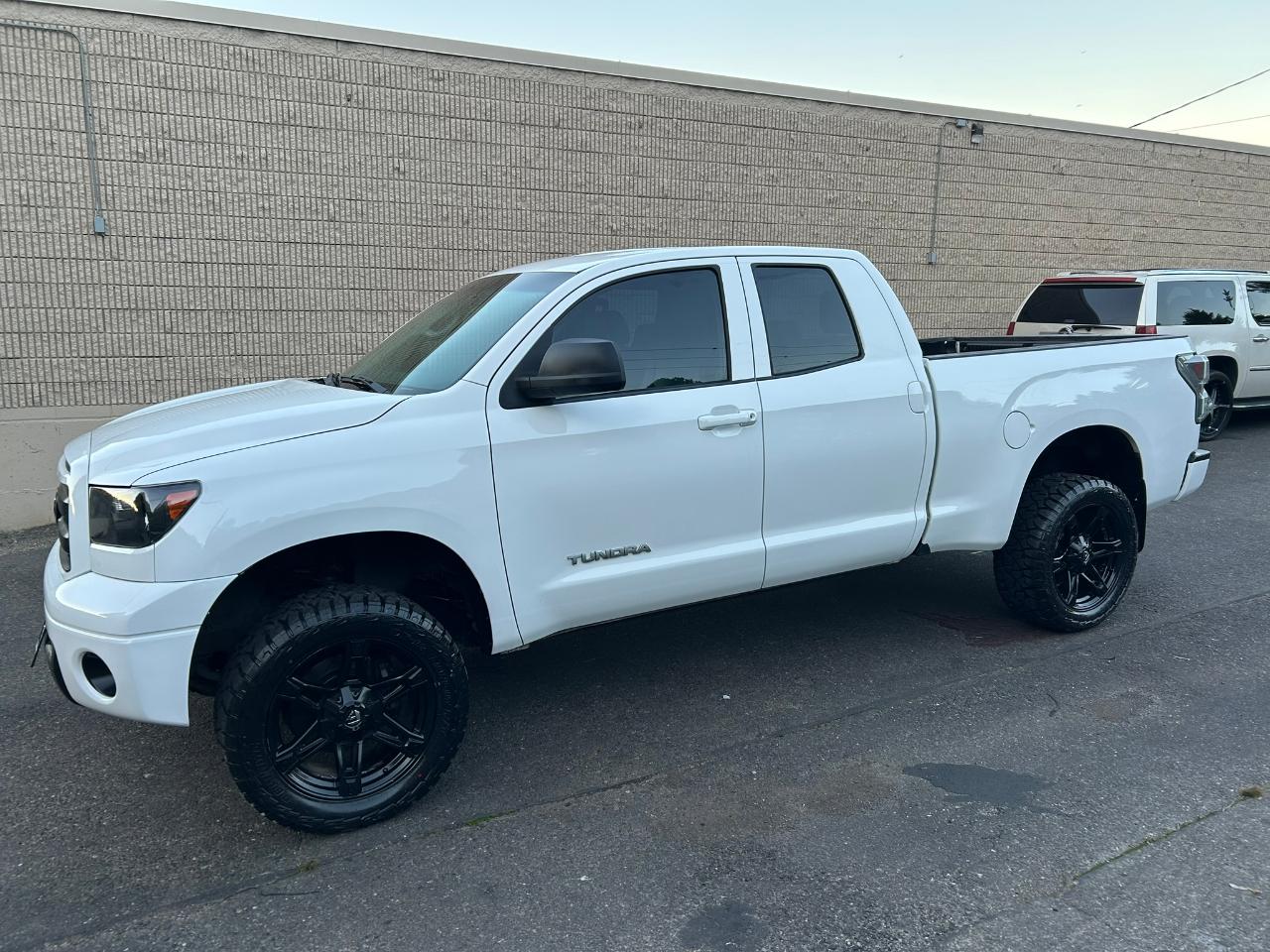 Toyota Tundra Tundra-Grade Double Cab 4.6L 4WD 2012