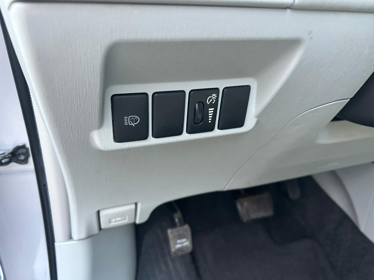 Toyota Prius V Five 2013