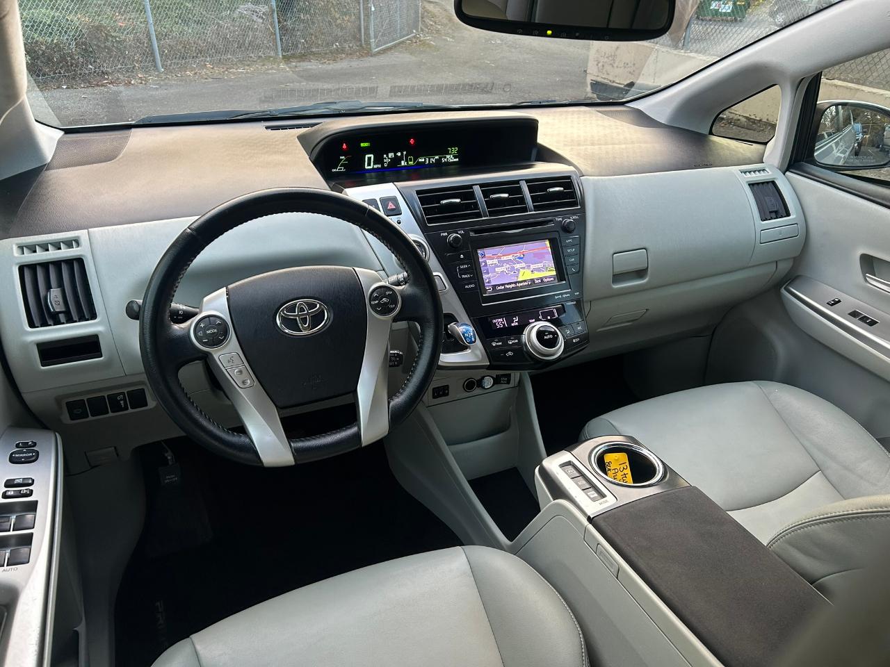 Toyota Prius V Five 2013