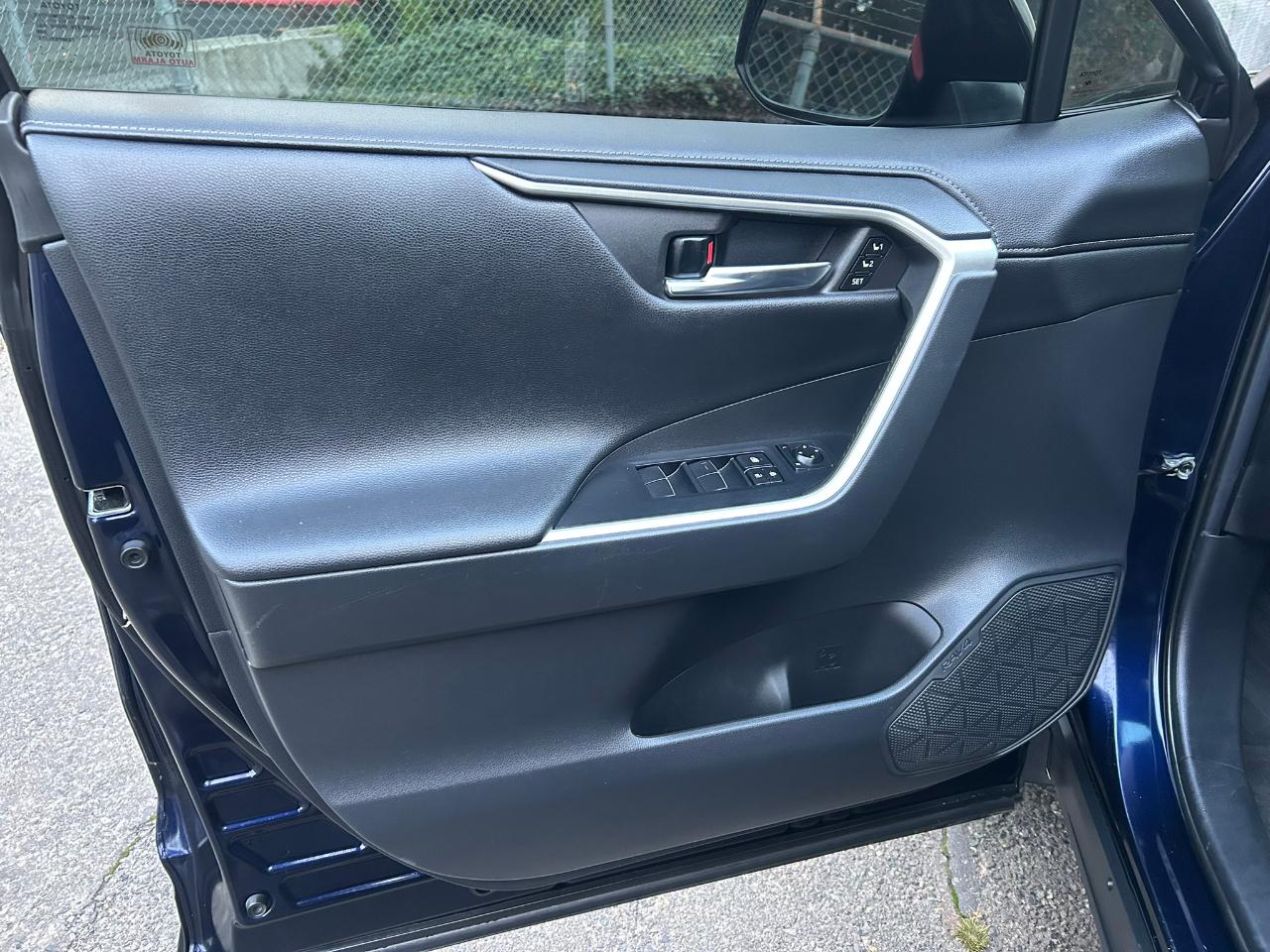 Toyota RAV4 Hybrid Limited AWD 2021