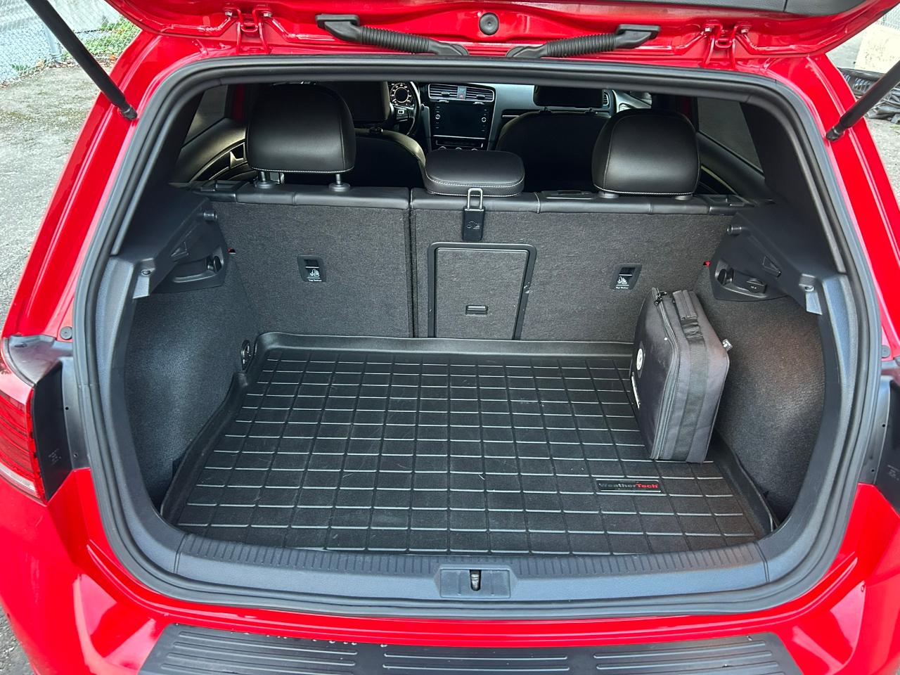 Volkswagen Golf R DCS and Navigation 7A 2019