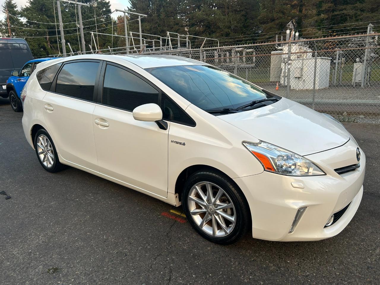 Toyota Prius V Five 2012
