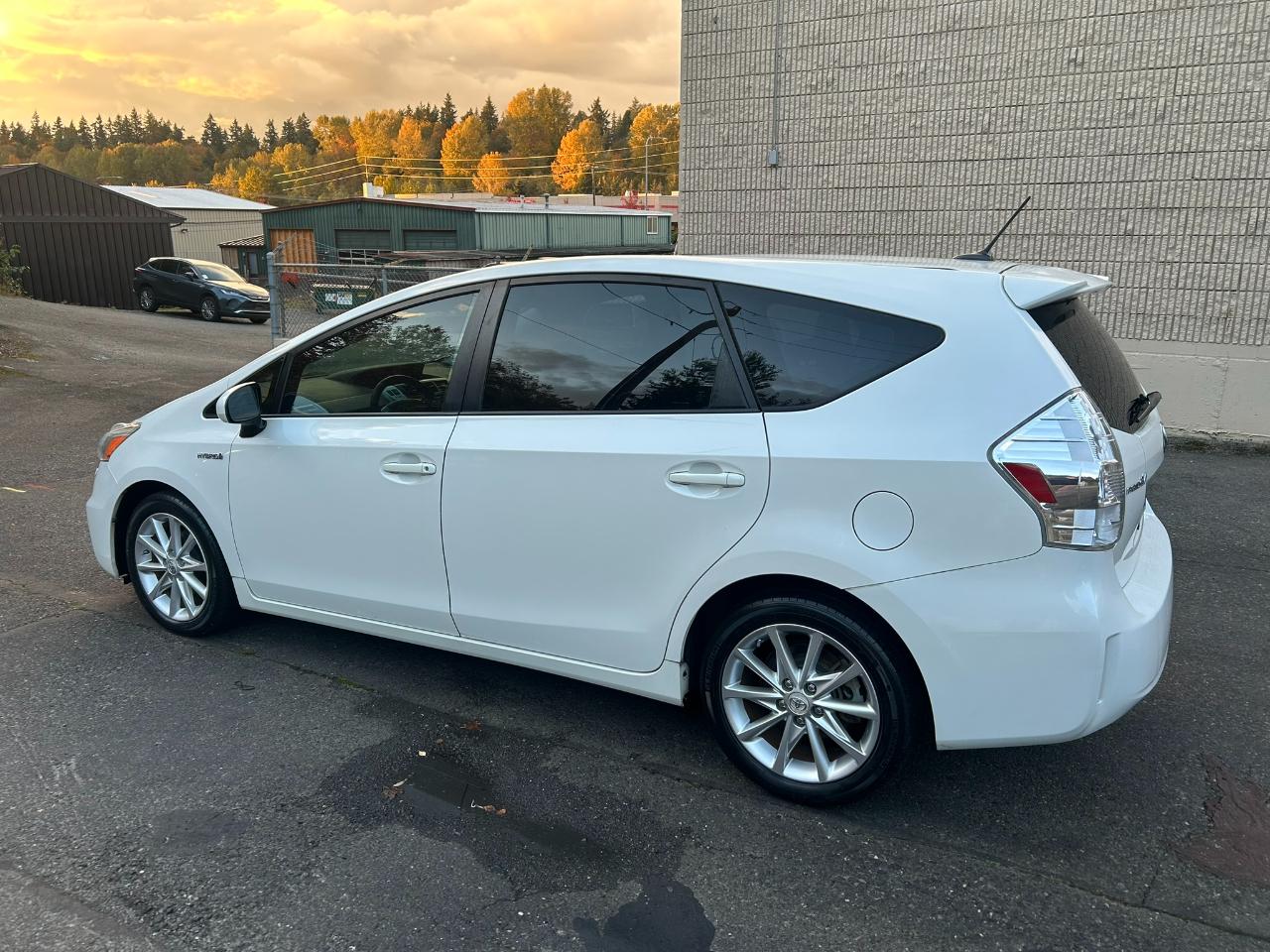 Toyota Prius V Five 2012