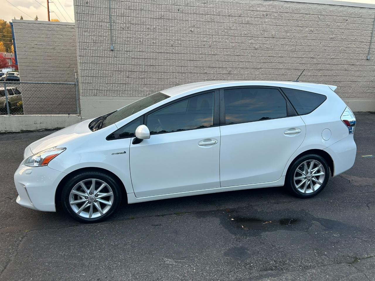 Toyota Prius V Five 2012