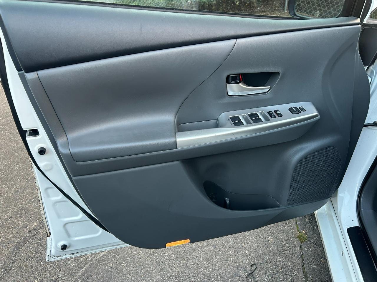 Toyota Prius V Five 2012