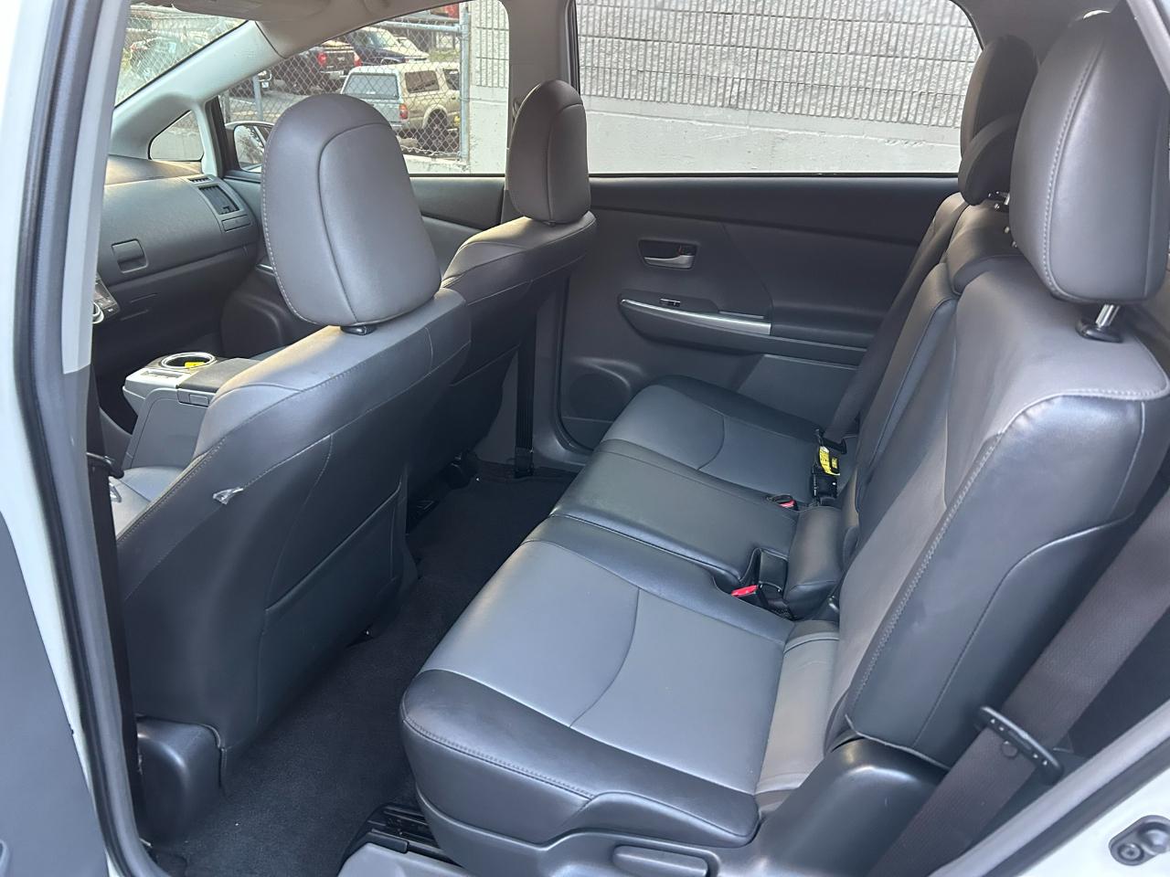 Toyota Prius V Five 2012