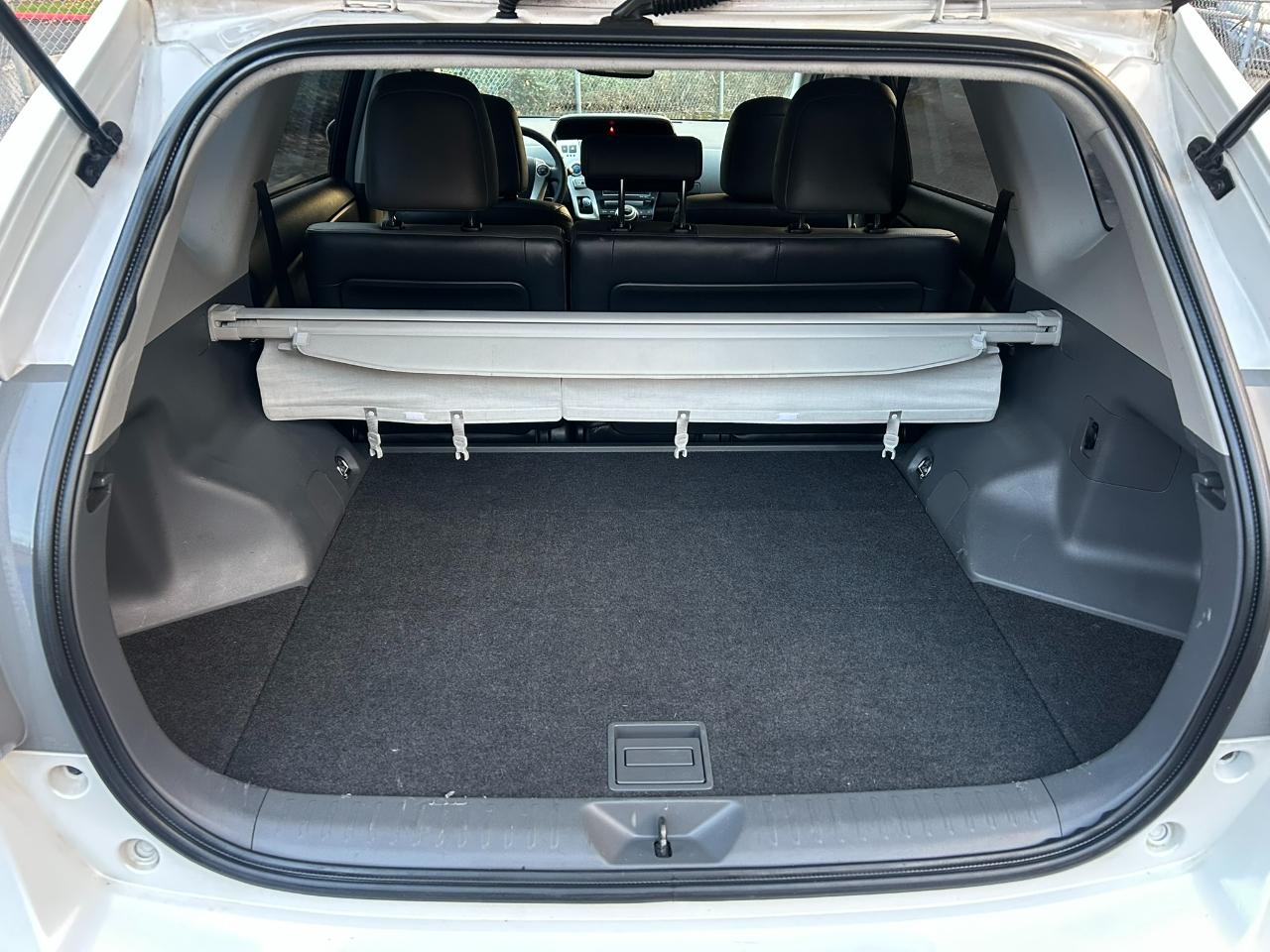 Toyota Prius V Five 2012