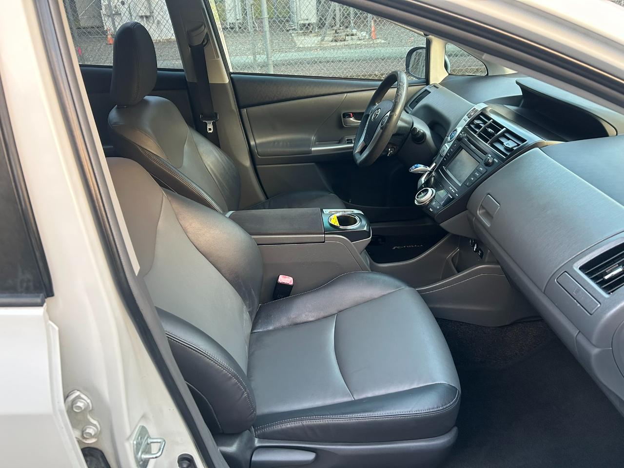 Toyota Prius V Five 2012