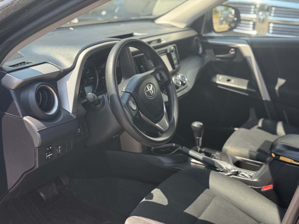 Toyota RAV4 LE AWD 2016