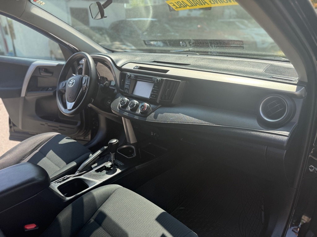 Toyota RAV4 LE AWD 2016