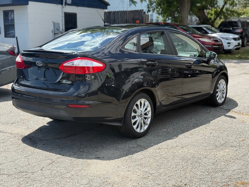 Ford Fiesta SE Sedan 2014