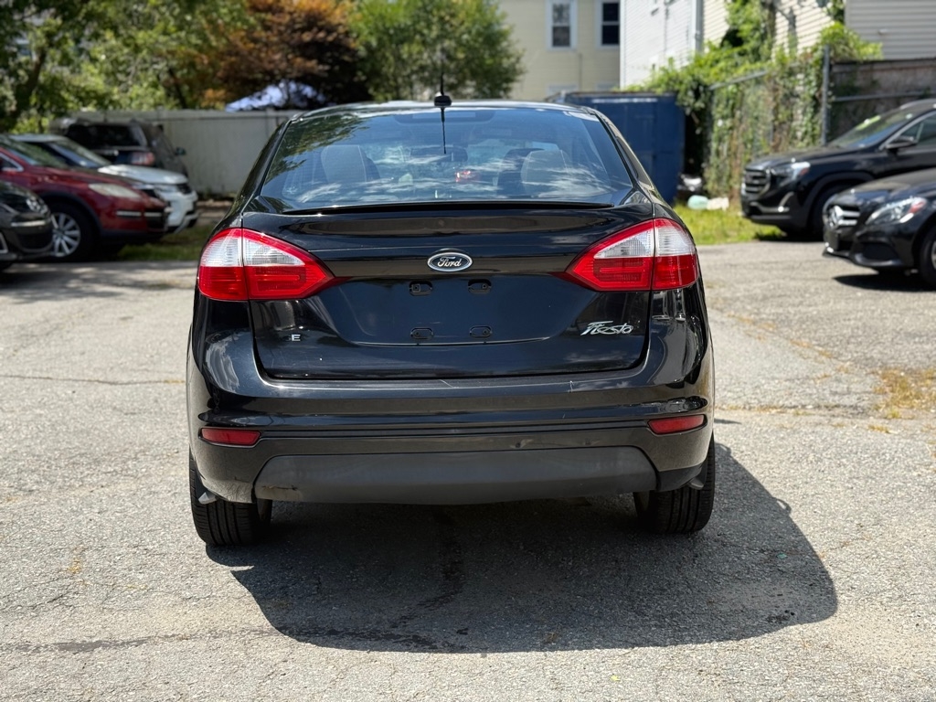 Ford Fiesta SE Sedan 2014