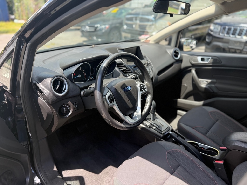 Ford Fiesta SE Sedan 2014