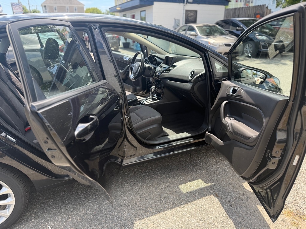 Ford Fiesta SE Sedan 2014