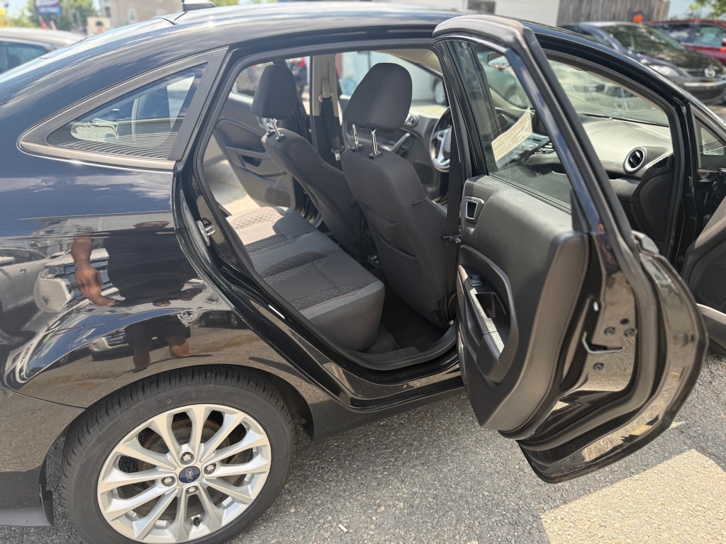 Ford Fiesta SE Sedan 2014