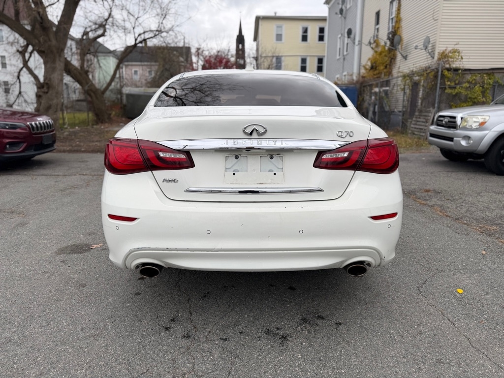 Infiniti Q70 3.7 AWD 2015
