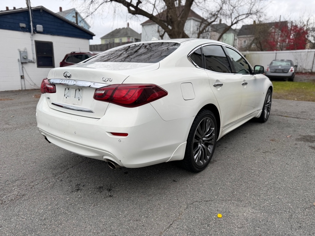 Infiniti Q70 3.7 AWD 2015