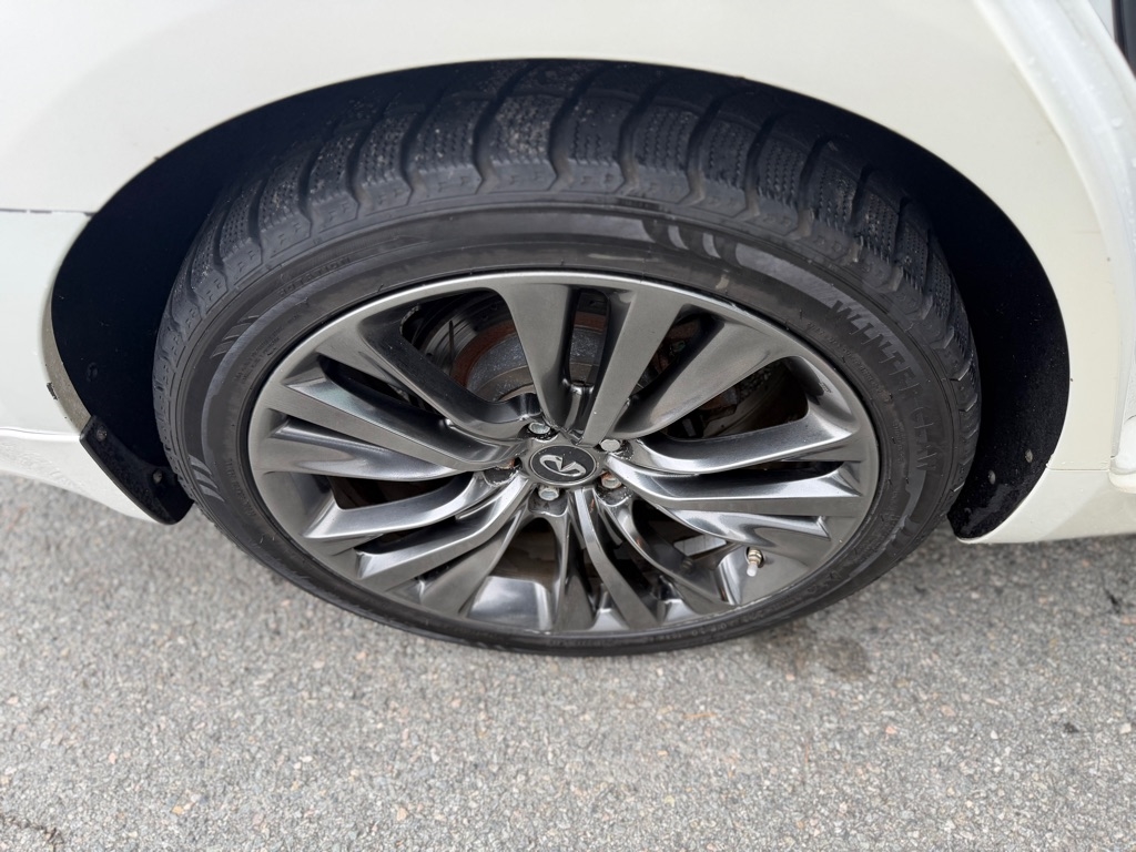 Infiniti Q70 3.7 AWD 2015