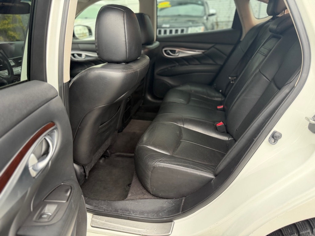 Infiniti Q70 3.7 AWD 2015