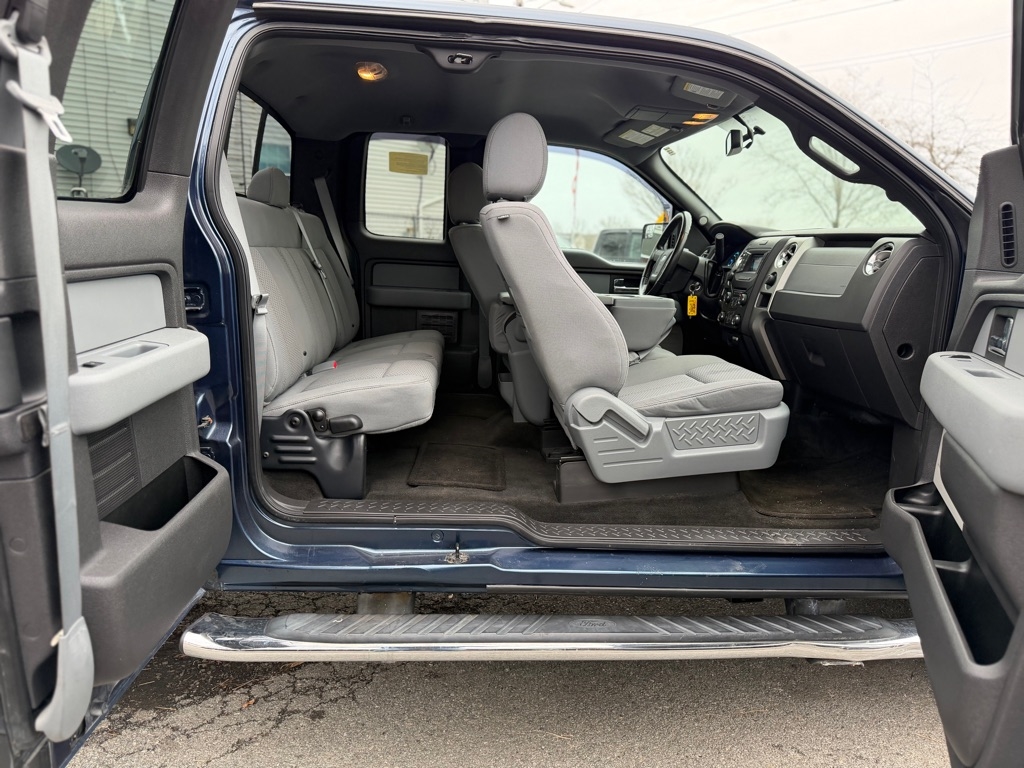 Ford F-150 XL SuperCab 8-ft. Bed 4WD 2013