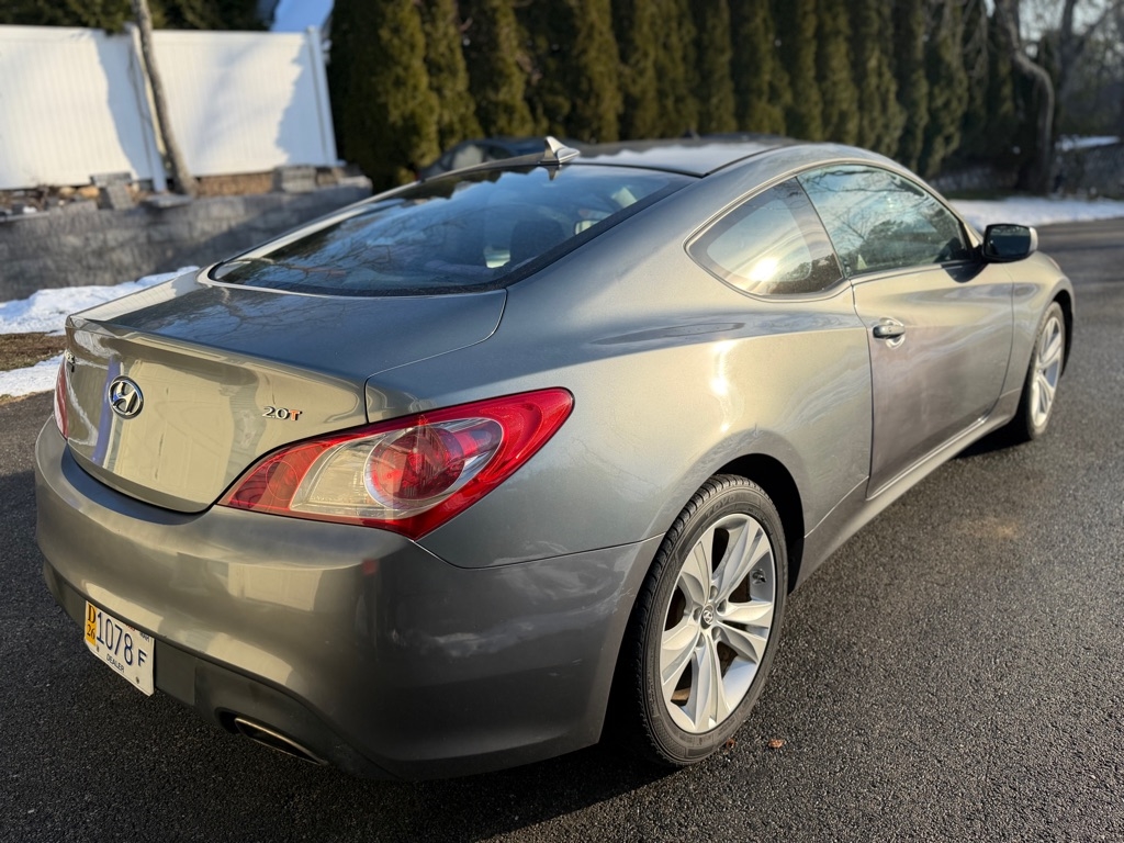 Hyundai Genesis Coupe 2.0T Manual 2010