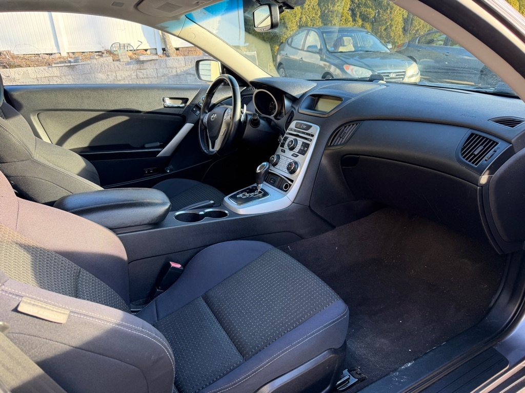 Hyundai Genesis Coupe 2.0T Manual 2010