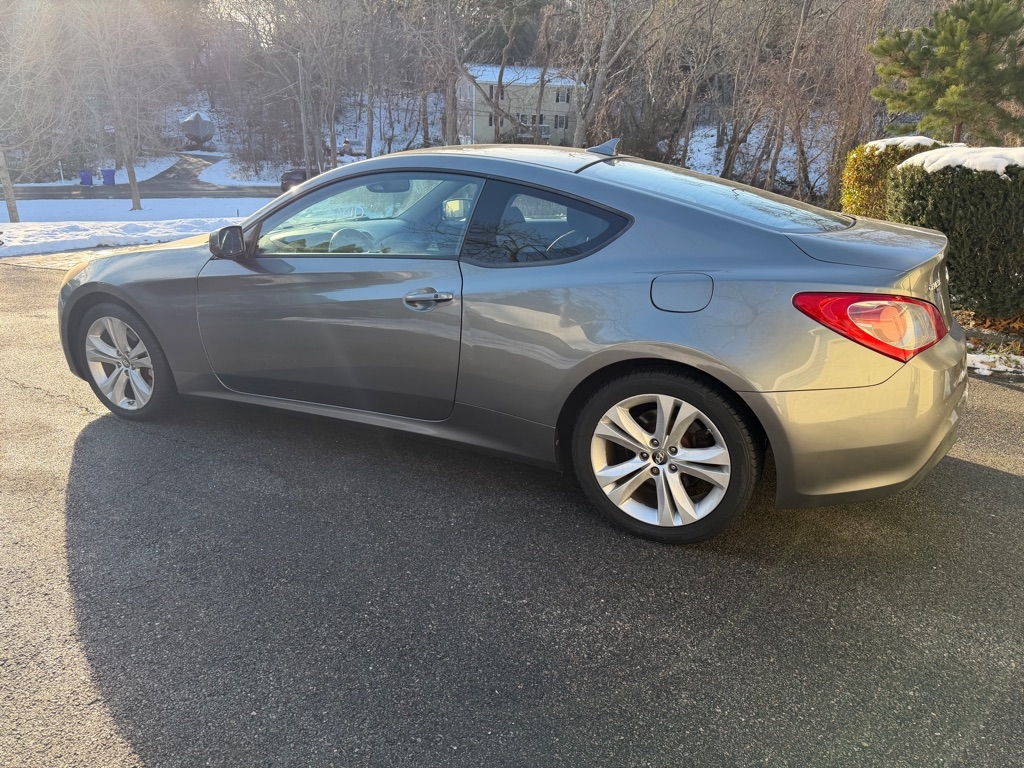 Hyundai Genesis Coupe 2.0T Manual 2010