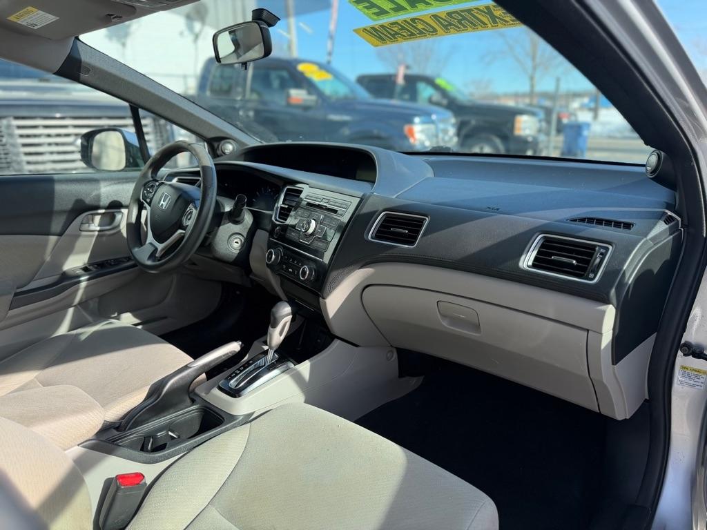 Honda Civic LX Sedan 5-Speed AT 2013