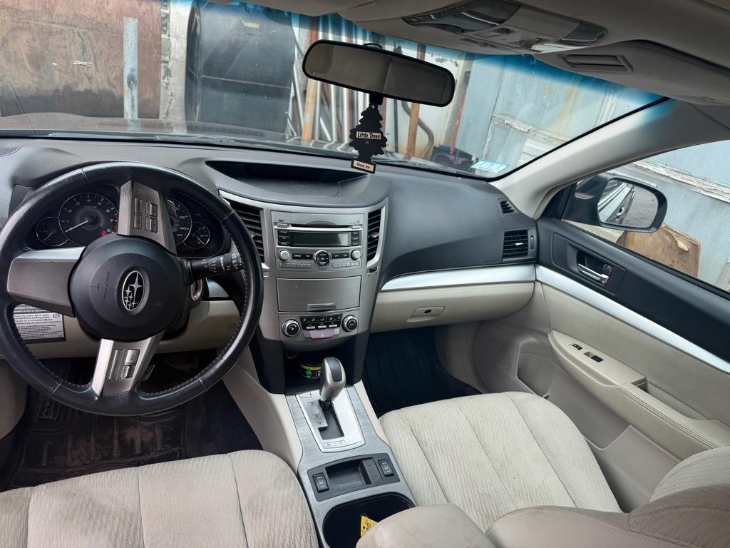 Subaru Outback 2.5i Premium 2010
