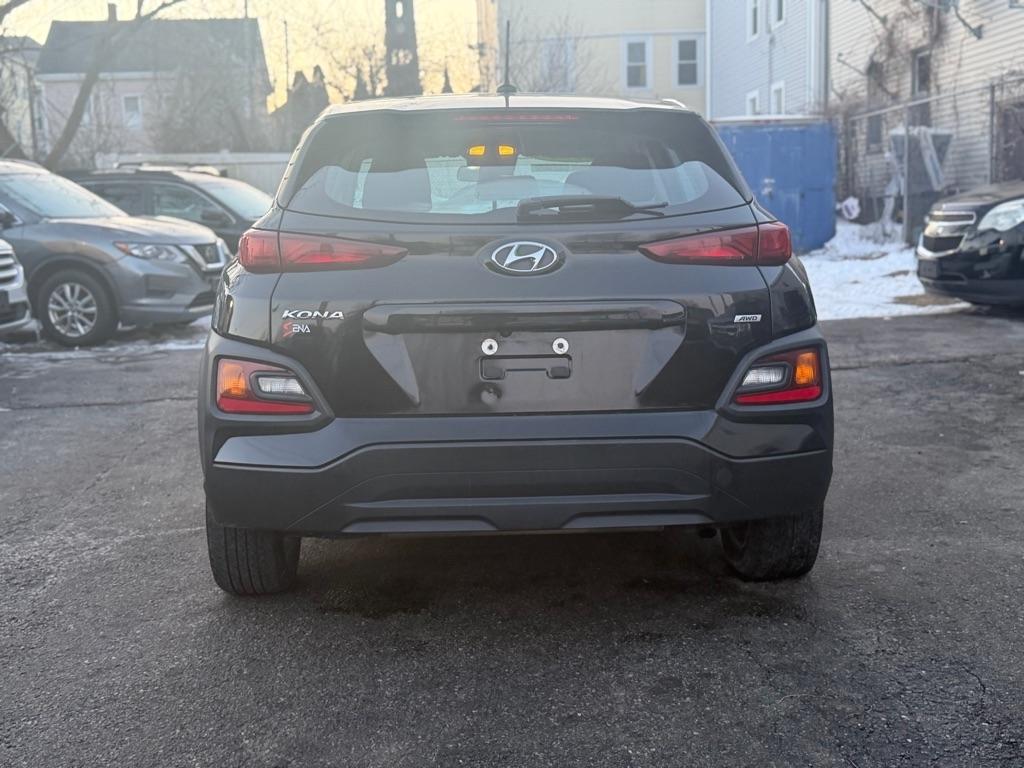 Hyundai Kona SE AWD 2021