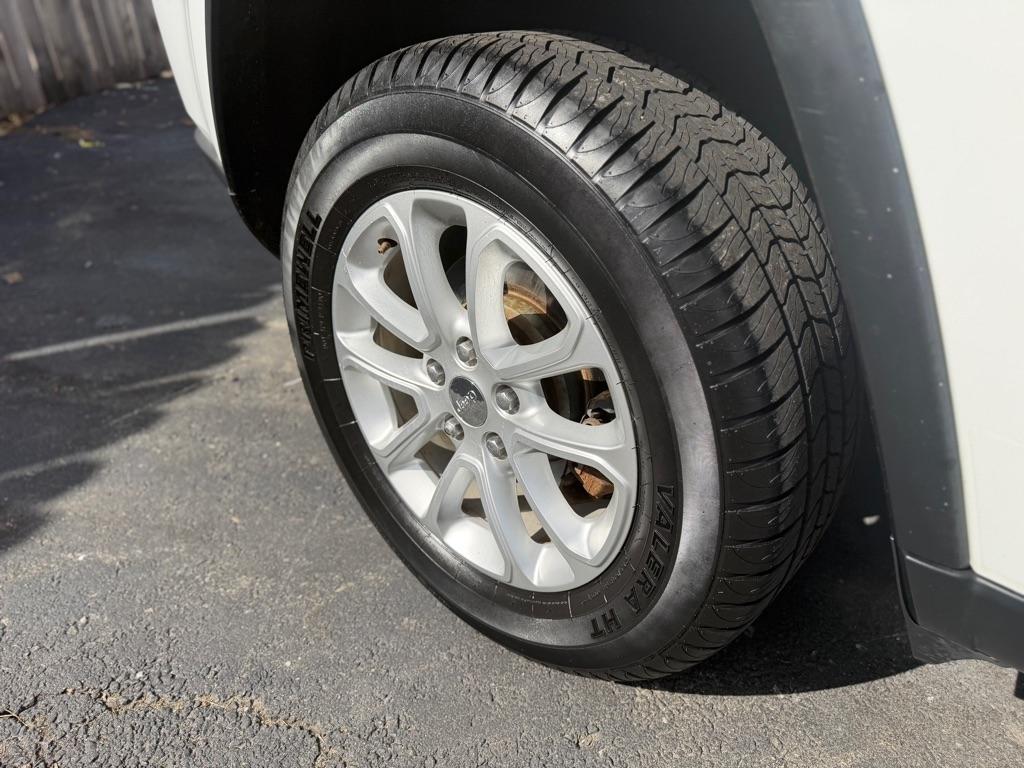 Jeep Grand Cherokee Laredo 4WD 2015