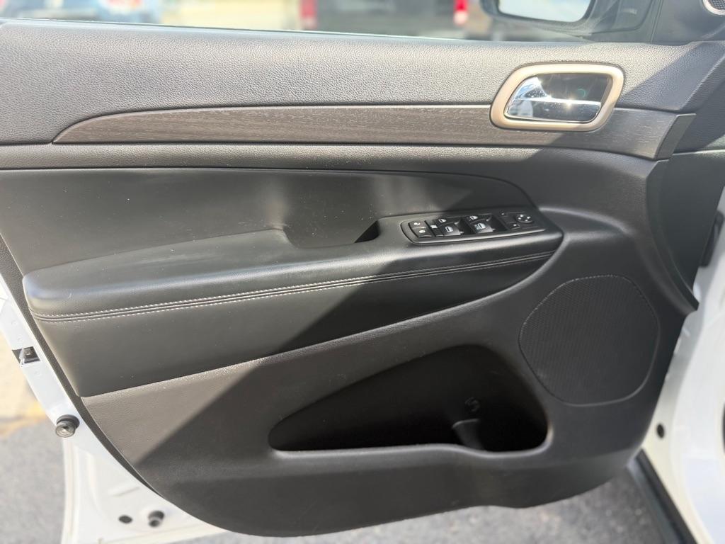 Jeep Grand Cherokee Laredo 4WD 2015