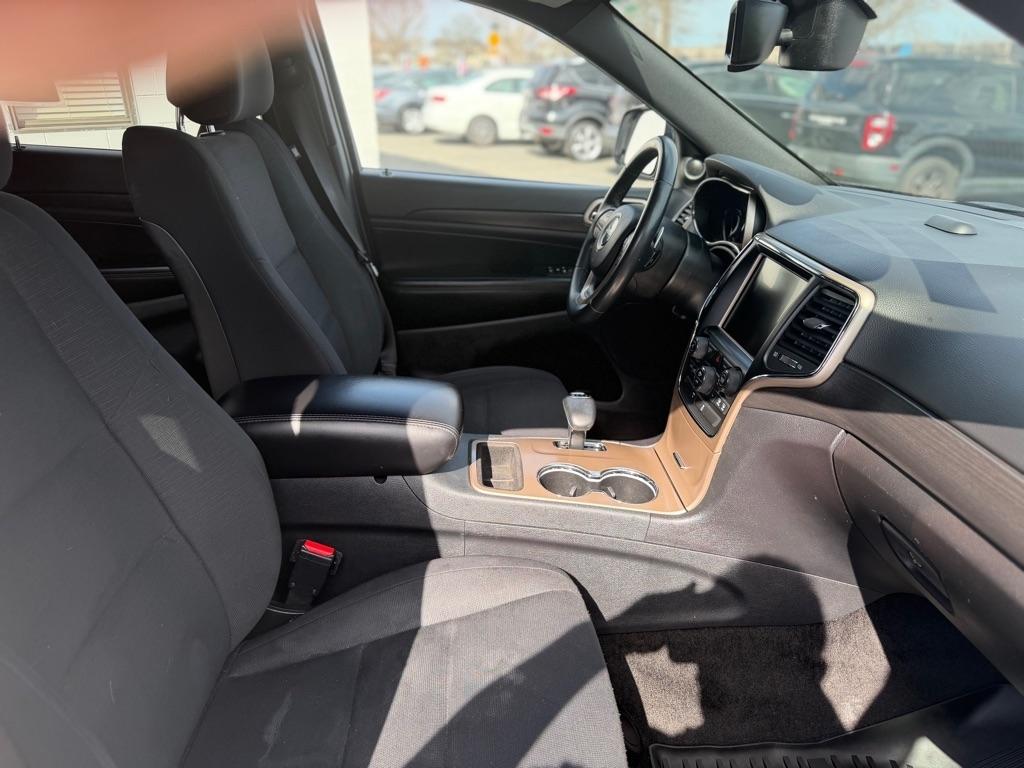 Jeep Grand Cherokee Laredo 4WD 2015