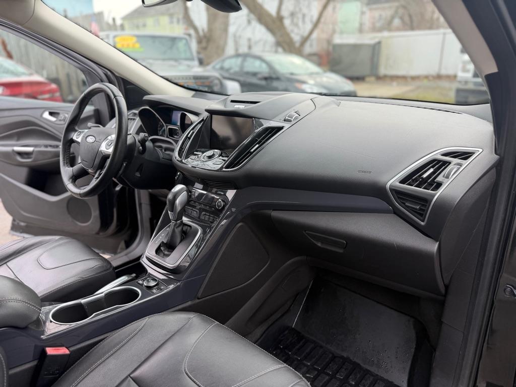 Ford Escape Titanium 4WD 2013