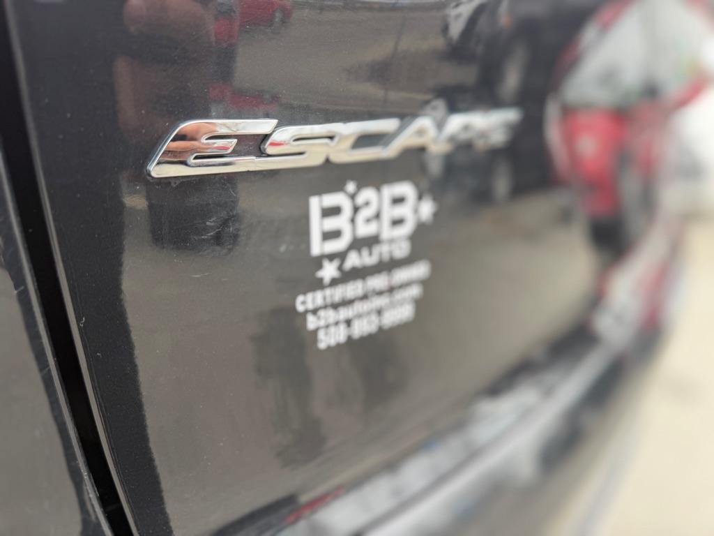 Ford Escape Titanium 4WD 2013