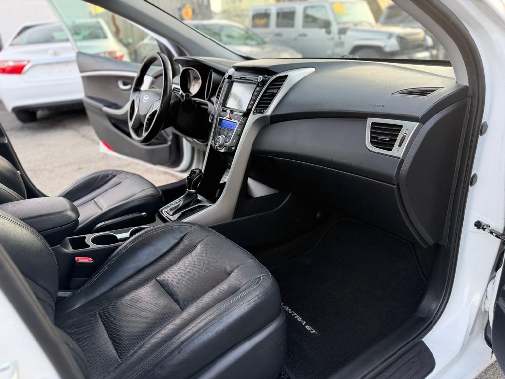 Hyundai Elantra GT A/T 2016