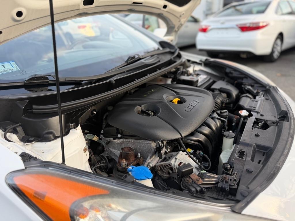 Hyundai Elantra GT A/T 2016