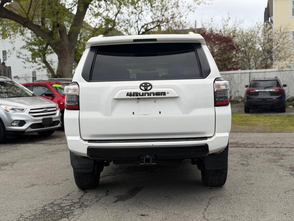 Toyota 4Runner SR5 4WD 2016
