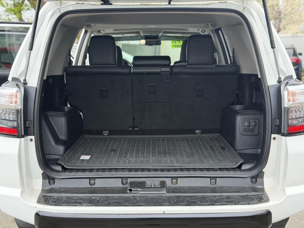 Toyota 4Runner SR5 4WD 2016