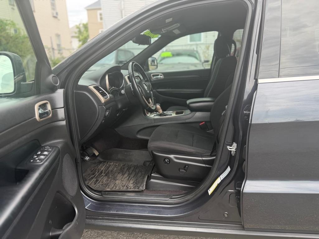 Jeep Grand Cherokee Laredo 4WD 2016