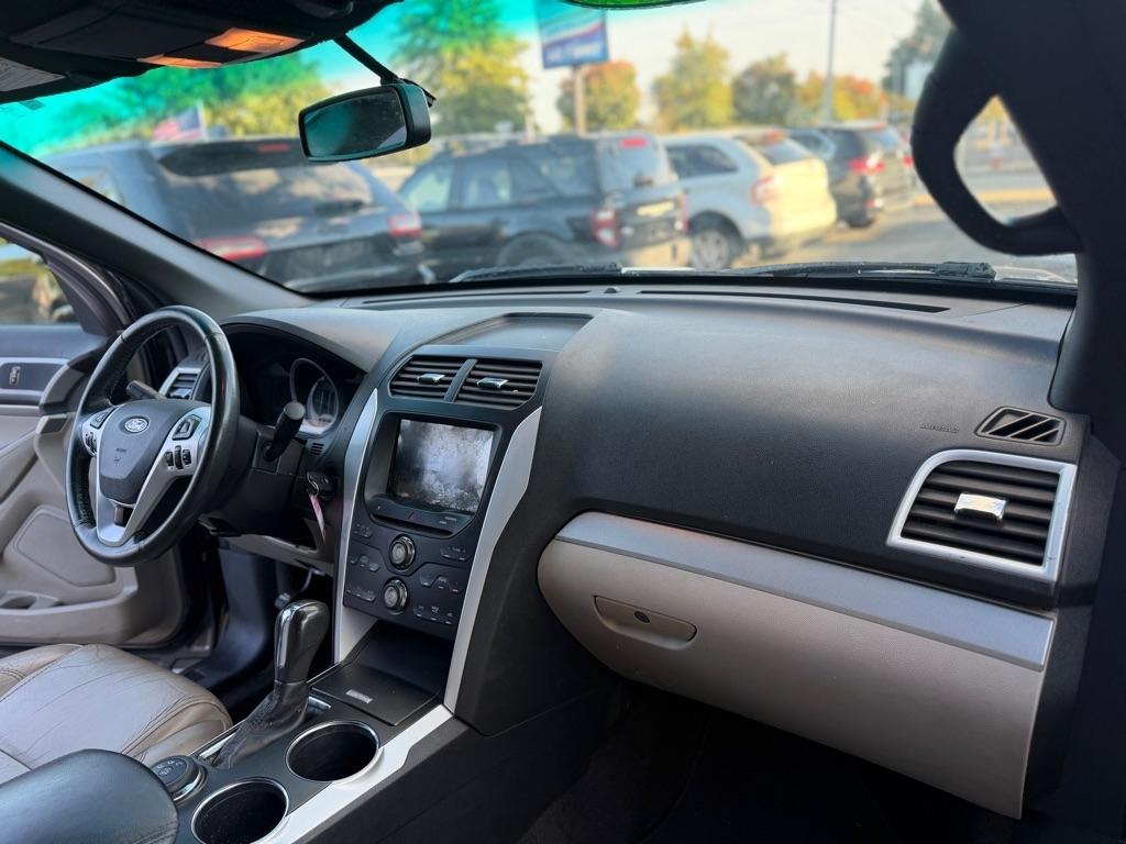 Ford Explorer XLT 4WD 2012
