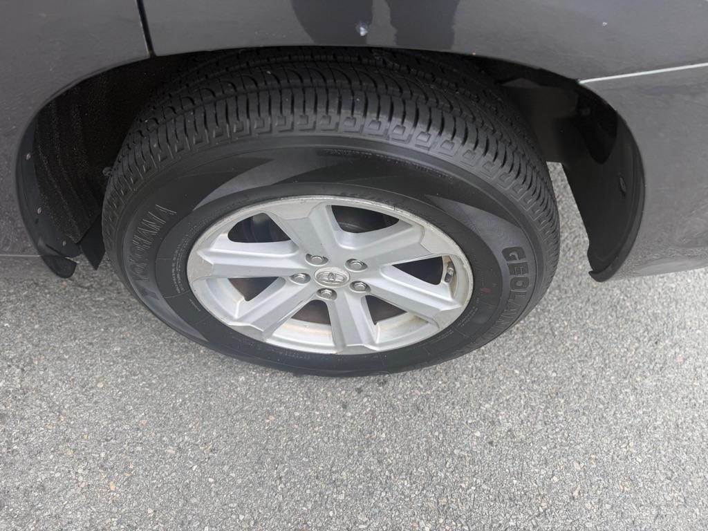 Toyota Highlander Base 4WD 2010
