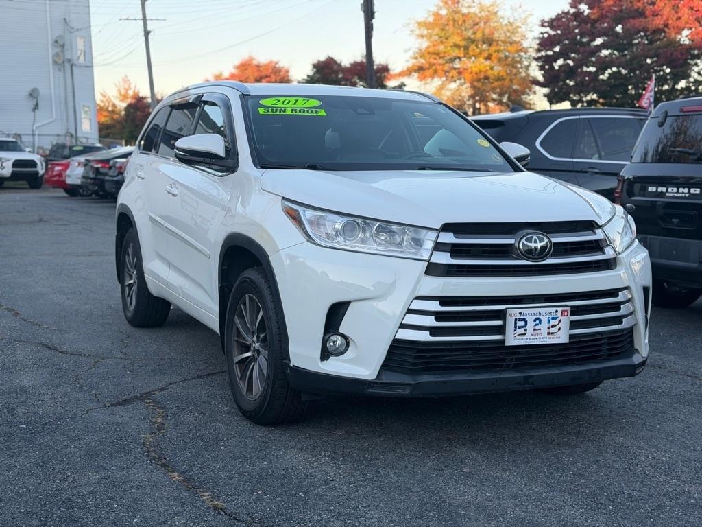 Toyota Highlander SE AWD V6 2017
