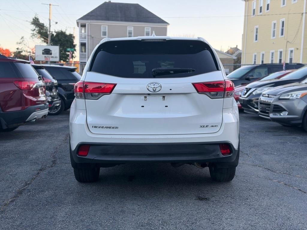 Toyota Highlander SE AWD V6 2017
