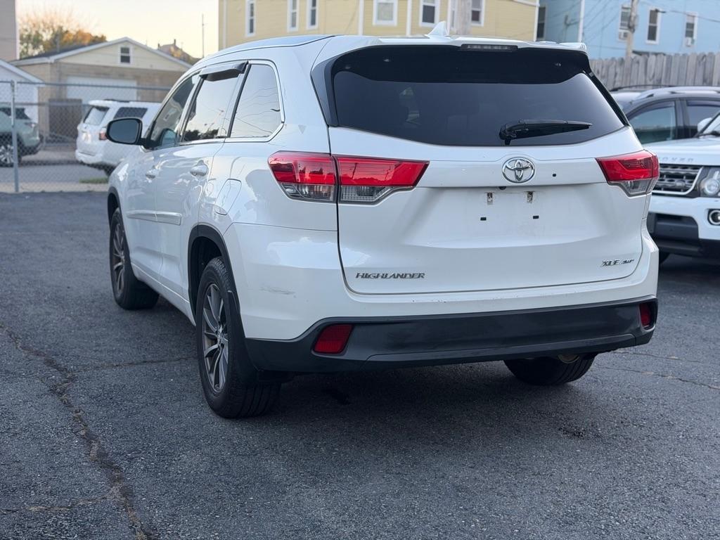Toyota Highlander SE AWD V6 2017