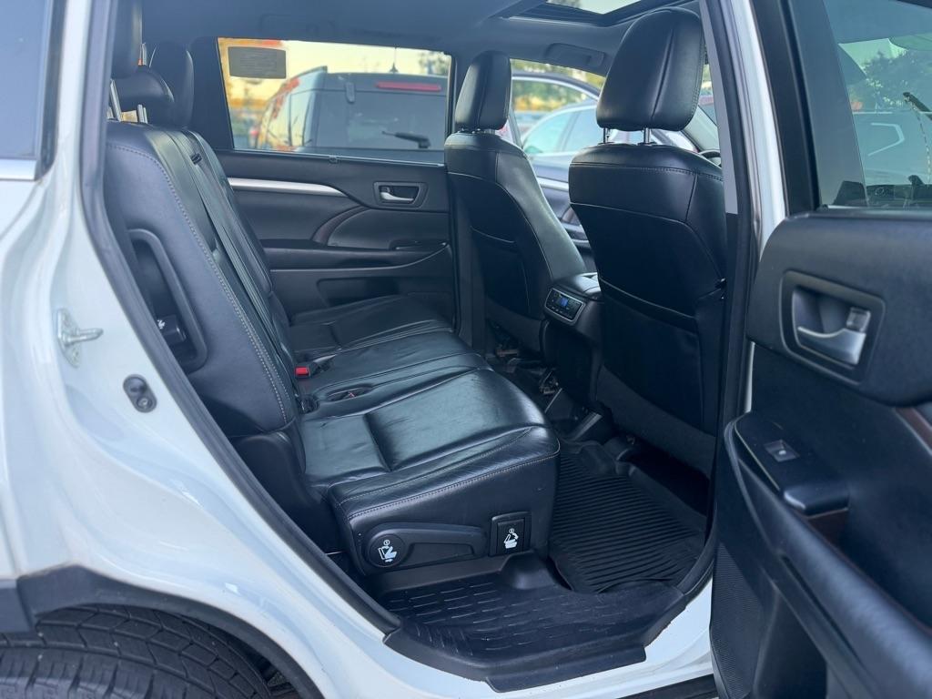 Toyota Highlander SE AWD V6 2017