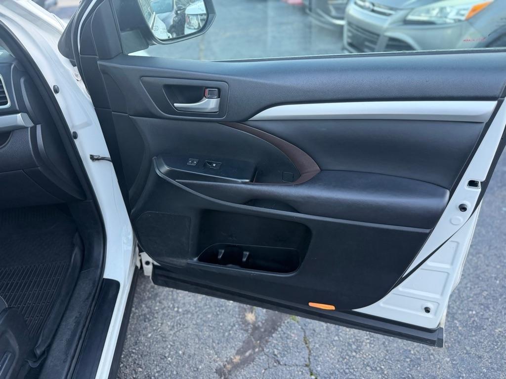 Toyota Highlander SE AWD V6 2017