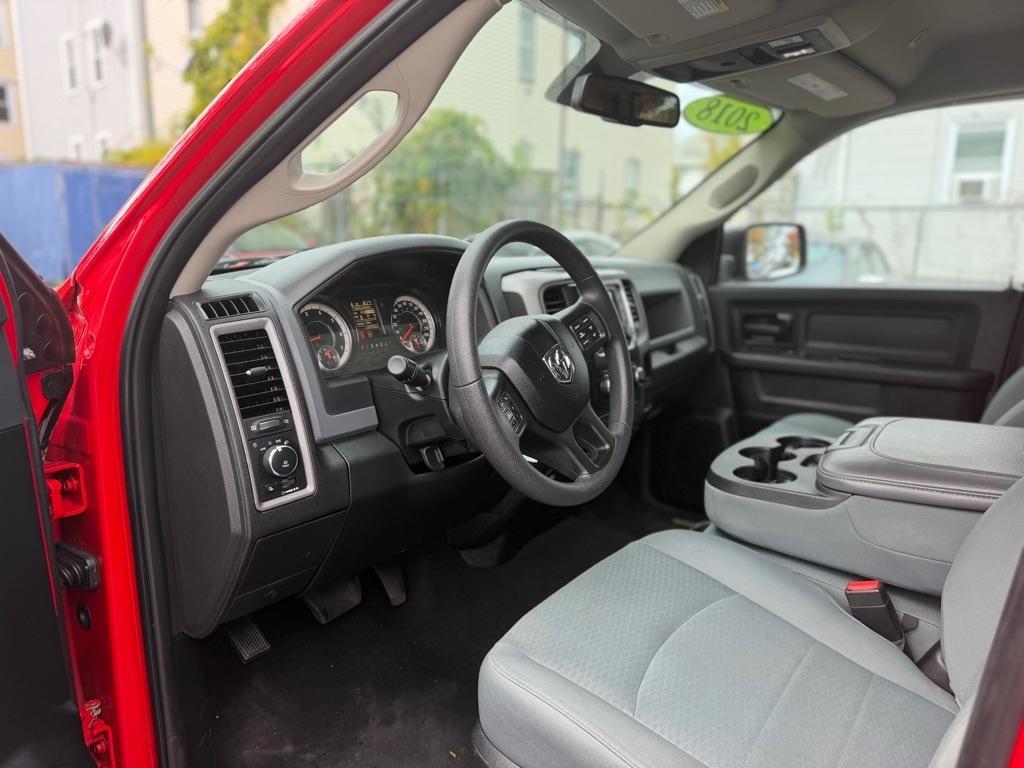 RAM 1500 Tradesman Crew Cab SWB 4WD 2018