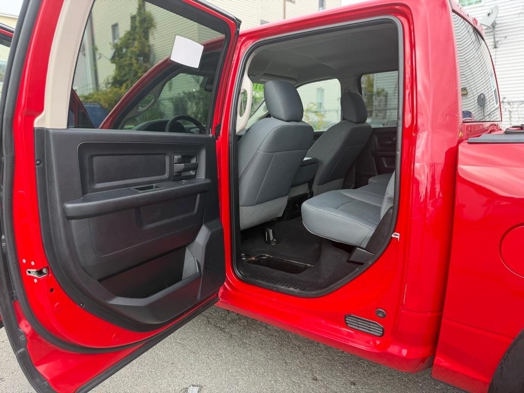 RAM 1500 Tradesman Crew Cab SWB 4WD 2018