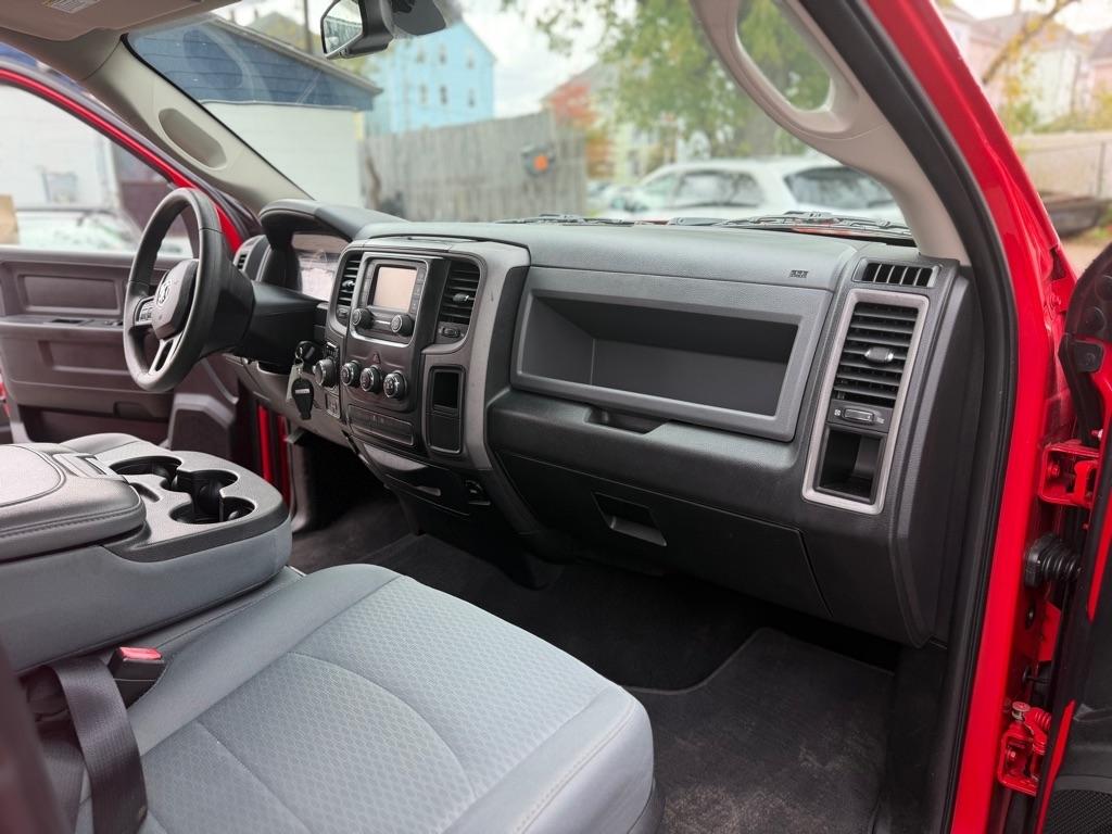 RAM 1500 Tradesman Crew Cab SWB 4WD 2018